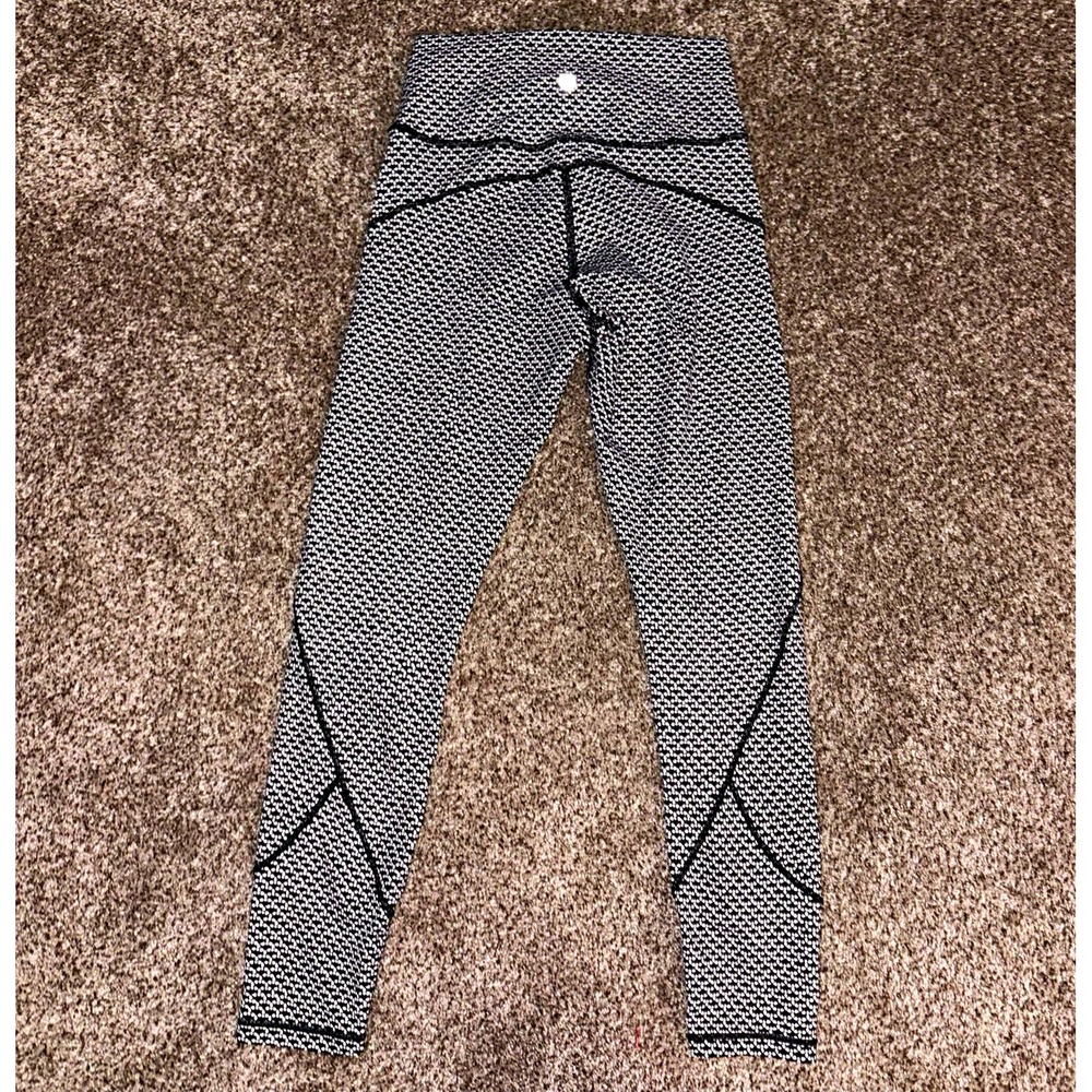 Lululemon Black & White Speckled Pattern Athletic Leggings Womens Size 6